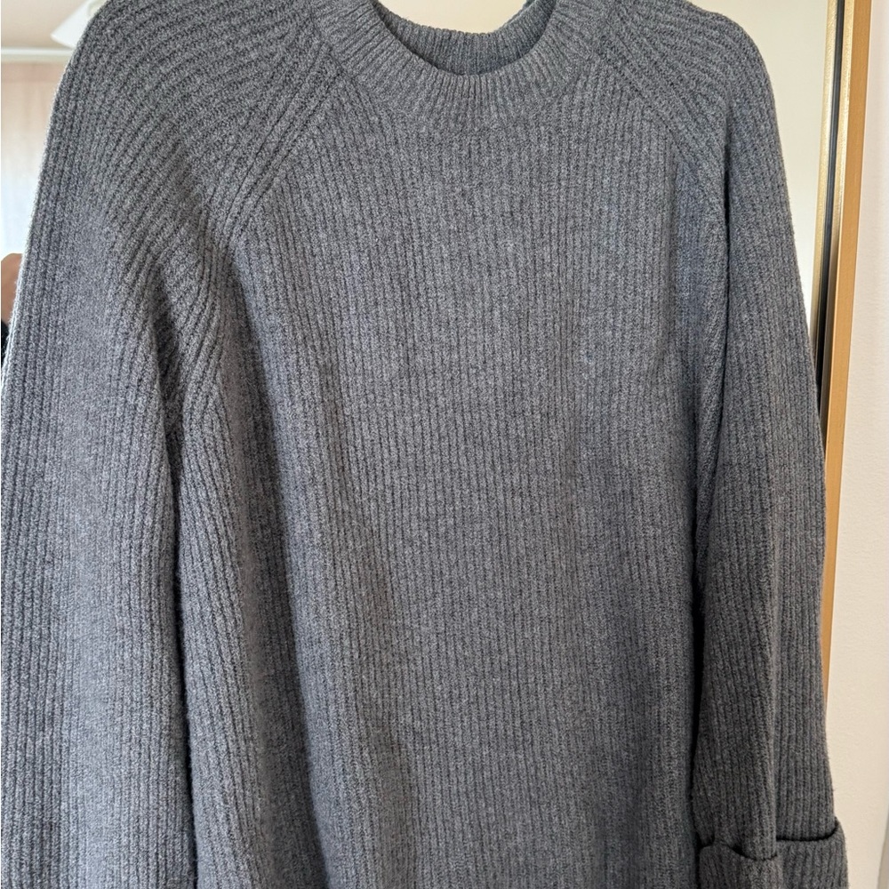 GAP Women’s oversized Sweater